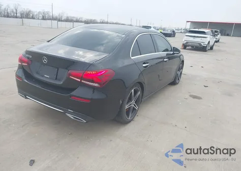 2019 Mercedes-Benz A 220 z USA, uszkodzony, nr VIN WDD3G4EB0KW021978